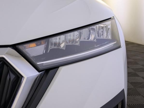 Skoda Octavia IV (A8) с пробегом 2021 года, цена 2 400 000 рублей, 69993 км, лифтбек, Автокод Объявления