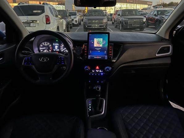 Hyundai Solaris II с пробегом 2017 года, цена 1 179 000 рублей, 176747 км, седан, Автокод Объявления