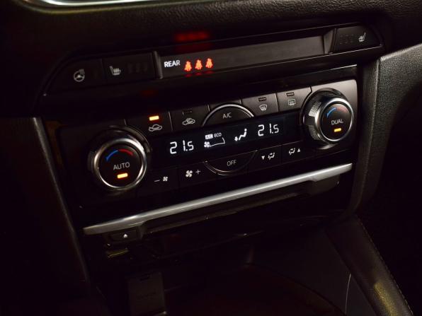 Mazda 6 III (GJ) Рестайлинг с пробегом 2016 года, цена 1 599 997 рублей, 167323 км, седан, Автокод Объявления