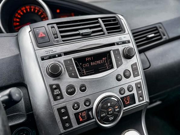 Toyota Verso I с пробегом 2010 года, цена 970 000 рублей, 213159 км, компактвэн, Автокод Объявления