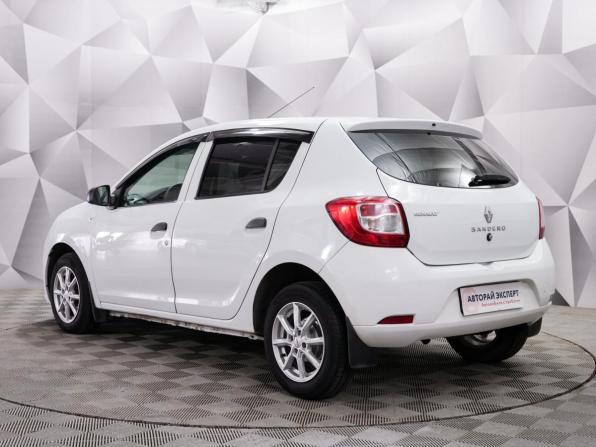 Renault Sandero II с пробегом 2015 года, цена 696 000 рублей, 181100 км, хэтчбек, Автокод Объявления