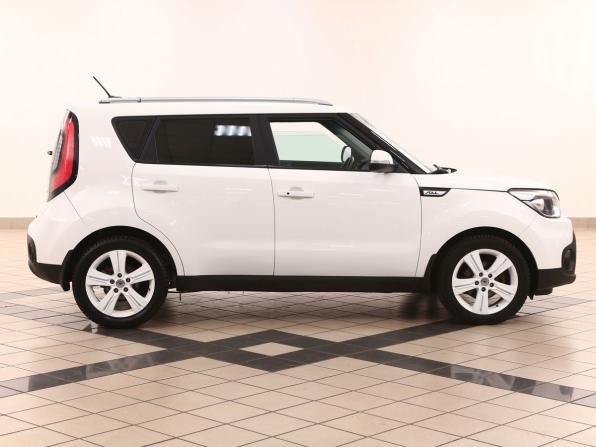 Kia Soul II Рестайлинг с пробегом 2018 года, цена 1 394 000 рублей, 131236 км, хэтчбек, Автокод Объявления