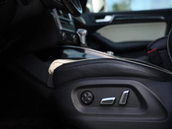 Audi Q5 I (8R) Рестайлинг с пробегом 2012 года, цена 2 699 000 рублей, 160900 км, внедорожник, Автокод Объявления