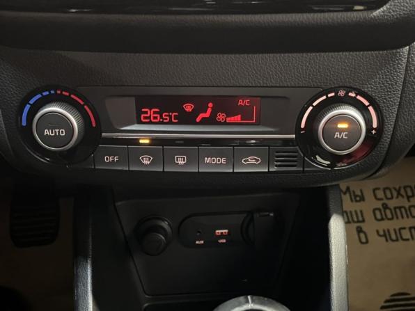 Kia Rio III Рестайлинг с пробегом 2015 года, цена 1 102 000 рублей, 68137 км, хэтчбек, Автокод Объявления