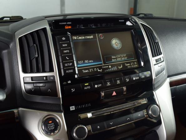 Toyota Land Cruiser 200 Series Рестайлинг 1 с пробегом 2014 года, цена 3 684 995 рублей, 324660 км, внедорожник, Автокод Объявления