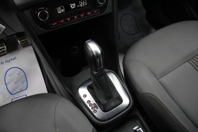 Volkswagen Polo V Рестайлинг с пробегом 2016 года, цена 1 258 000 рублей, 83397 км, седан, Автокод Объявления