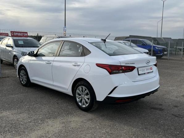 Hyundai Solaris II Рестайлинг с пробегом 2022 года, цена 1 573 000 рублей, 70001 км, седан, Автокод Объявления