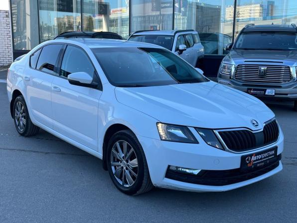 Skoda Octavia III (A7) Рестайлинг с пробегом 2017 года, цена 1 130 000 рублей, 181780 км, лифтбек, Автокод Объявления
