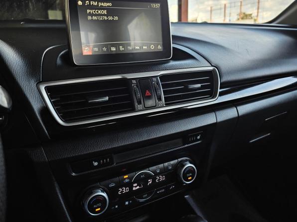 Mazda 3 III (BM) с пробегом 2014 года, цена 988 000 рублей, 178600 км, седан, Автокод Объявления