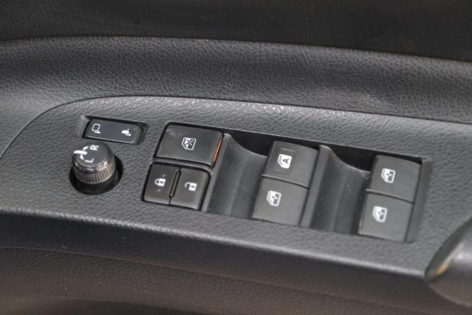 Toyota Sienta II с пробегом 2015 года, цена 1 299 000 рублей, 113000 км, компактвэн, Автокод Объявления