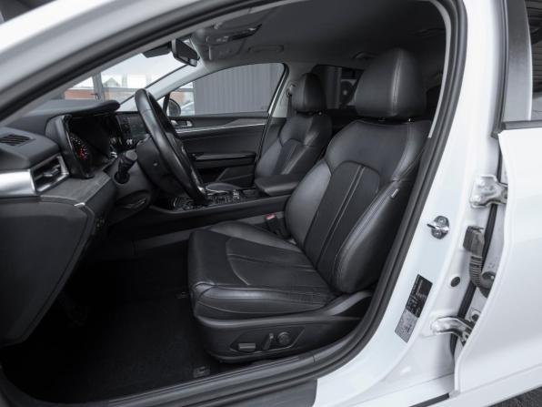 Kia K5 III с пробегом 2021 года, цена 2 680 000 рублей, 70300 км, седан, Автокод Объявления