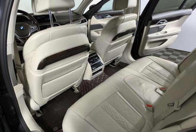 BMW 7 серии VI (G11/G12) с пробегом 2015 года, цена 3 880 000 рублей, 168899 км, седан, Автокод Объявления