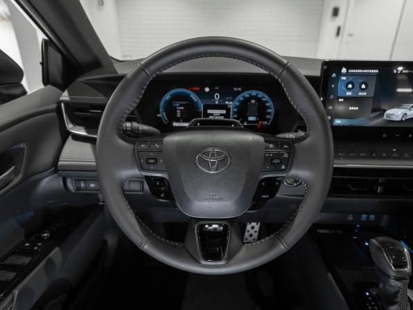 Toyota Camry IX (XV80) China Market с пробегом 2026 года, цена 4 500 000 рублей, 15 км, седан, Автокод Объявления