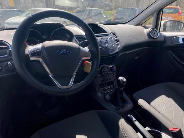 Ford Fiesta Mk6 Рестайлинг с пробегом 2016 года, цена 599 000 рублей, 176791 км, седан, Автокод Объявления