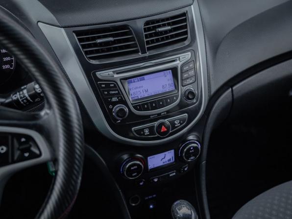 Hyundai Solaris I с пробегом 2014 года, цена 600 000 рублей, 247800 км, хэтчбек, Автокод Объявления