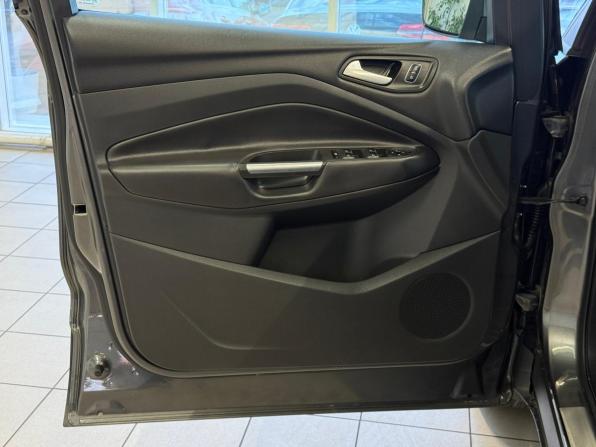 Ford Kuga II Рестайлинг с пробегом 2017 года, цена 1 560 000 рублей, 134000 км, внедорожник, Автокод Объявления