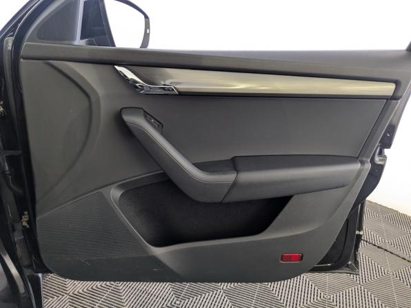 Skoda Octavia III (A7) Рестайлинг с пробегом 2019 года, цена 1 880 000 рублей, 101838 км, лифтбек, Автокод Объявления