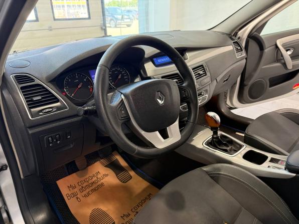 Renault Laguna III Рестайлинг с пробегом 2011 года, цена 500 000 рублей, 339755 км, лифтбек, Автокод Объявления