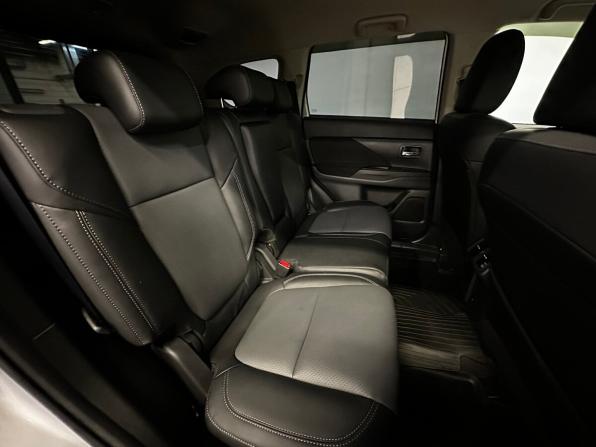 Mitsubishi Outlander III Рестайлинг 3 с пробегом 2022 года, цена 2 890 000 рублей, 64158 км, внедорожник, Автокод Объявления