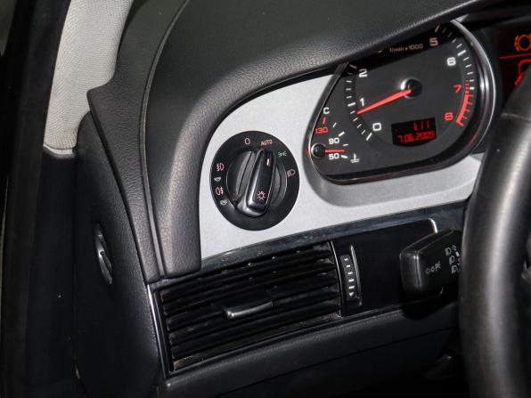 Audi A6 III (C6) Рестайлинг с пробегом 2009 года, цена 1 039 000 рублей, 272000 км, седан, Автокод Объявления