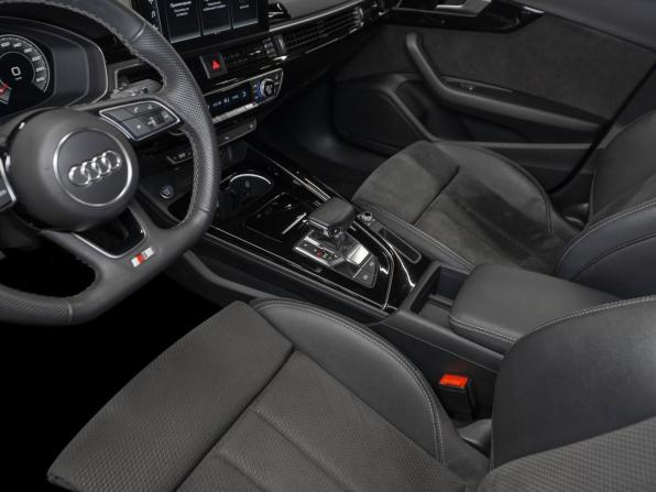 Audi A4 V (B9) Рестайлинг с пробегом 2020 года, цена 3 530 000 рублей, 52056 км, седан, Автокод Объявления