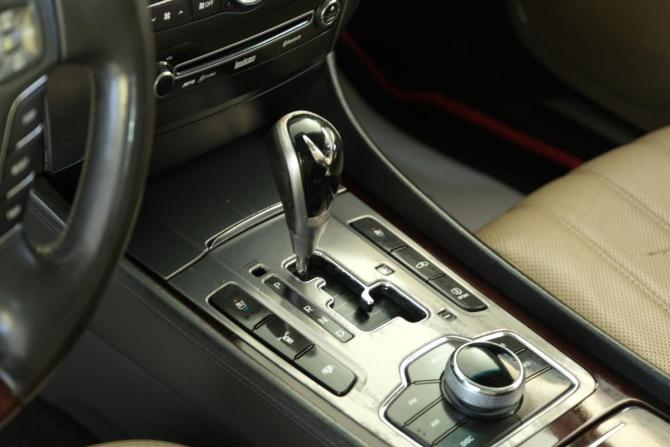 Hyundai Equus II с пробегом 2011 года, цена 1 349 000 рублей, 181000 км, седан, Автокод Объявления