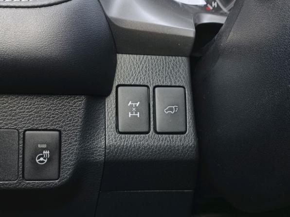 Toyota RAV4 IV (XA40) Рестайлинг с пробегом 2017 года, цена 1 940 000 рублей, 204055 км, внедорожник, Автокод Объявления