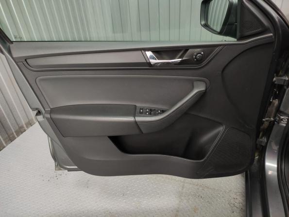 Skoda Rapid II с пробегом 2021 года, цена 1 325 000 рублей, 126276 км, лифтбек, Автокод Объявления