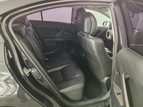 Toyota Avensis III с пробегом 2011 года, цена 1 035 000 рублей, 175542 км, седан, Автокод Объявления