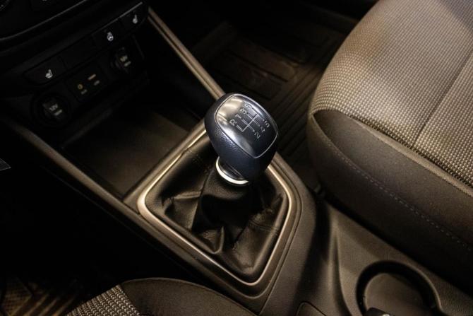Hyundai Solaris II с пробегом 2018 года, цена 1 082 000 рублей, 104531 км, седан, Автокод Объявления