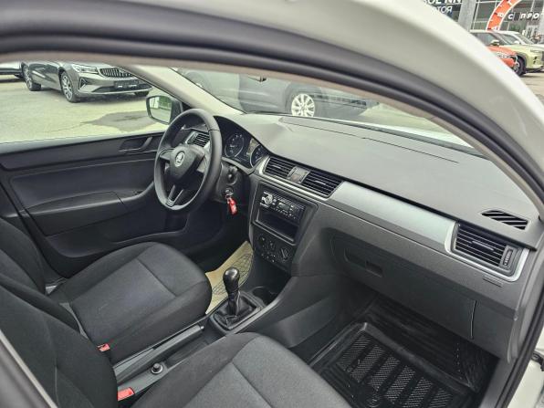 Skoda Rapid I с пробегом 2016 года, цена 799 995 рублей, 112809 км, лифтбек, Автокод Объявления