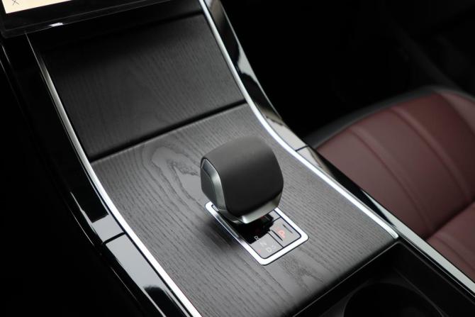 Land Rover Range Rover Evoque II Рестайлинг с пробегом 2025 года, цена 5 990 000 рублей, 21 км, внедорожник, Автокод Объявления