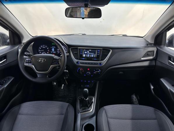 Hyundai Solaris II с пробегом 2017 года, цена 860 000 рублей, 190272 км, седан, Автокод Объявления