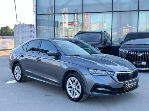 Skoda Octavia IV (A8) с пробегом 2021 года, цена 2 190 000 рублей, 109989 км, лифтбек, Автокод Объявления
