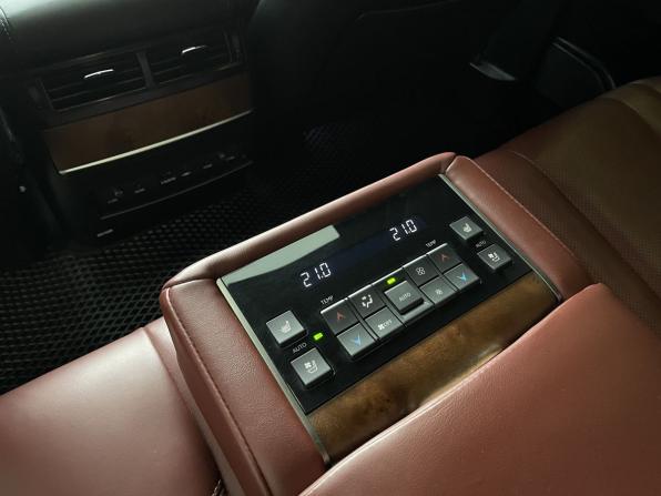 Lexus LX III Рестайлинг 2 с пробегом 2017 года, цена 7 300 000 рублей, 253670 км, внедорожник, Автокод Объявления