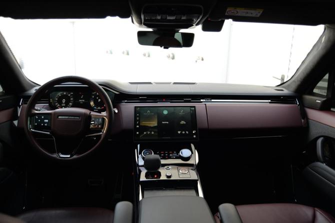 Land Rover Range Rover Sport III с пробегом 2023 года, цена 17 990 000 рублей, 28121 км, внедорожник, Автокод Объявления