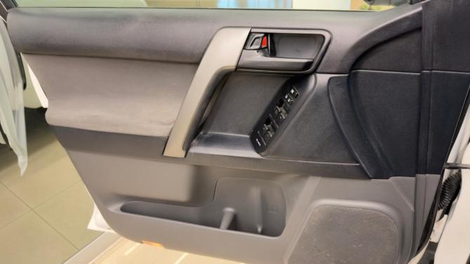 Toyota Land Cruiser Prado 150 Series с пробегом 2012 года, цена 2 850 000 рублей, 260000 км, внедорожник, Автокод Объявления