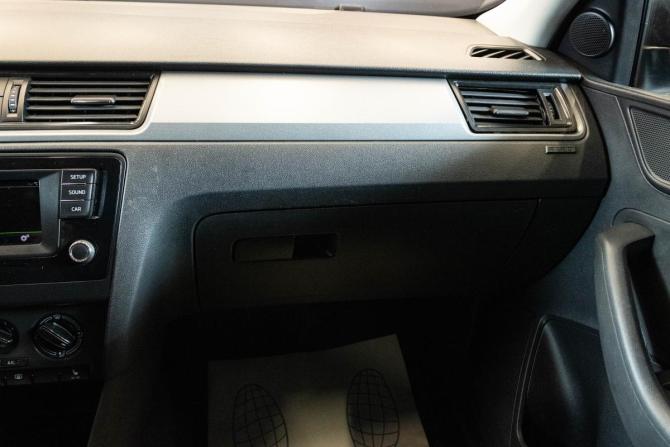 Skoda Rapid I с пробегом 2017 года, цена 1 155 000 рублей, 173188 км, лифтбек, Автокод Объявления