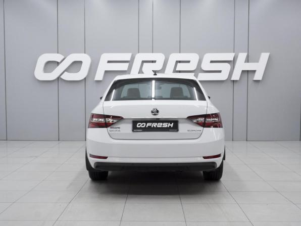 Skoda Superb III с пробегом 2015 года, цена 1 730 000 рублей, 260452 км, лифтбек, Автокод Объявления