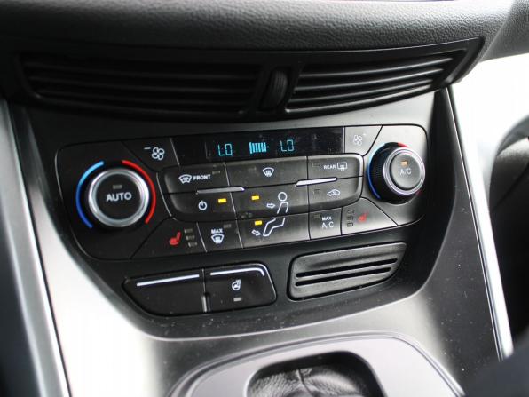 Ford Kuga II Рестайлинг с пробегом 2017 года, цена 1 585 000 рублей, 181141 км, внедорожник, Автокод Объявления