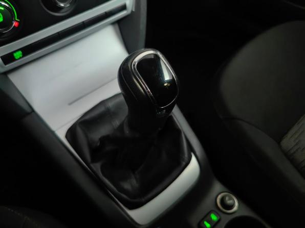 Skoda Octavia II (A5) Рестайлинг с пробегом 2011 года, цена 630 000 рублей, 210182 км, лифтбек, Автокод Объявления