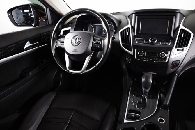 Dongfeng AX7 I с пробегом 2018 года, цена 1 089 000 рублей, 232000 км, внедорожник, Автокод Объявления