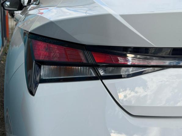 Hyundai Elantra VII (CN7) Рестайлинг с пробегом 2024 года, цена 2 100 000 рублей, 41000 км, седан, Автокод Объявления