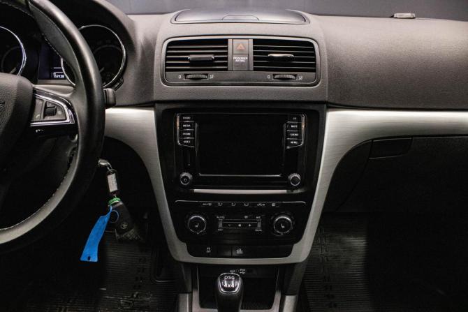 Skoda Yeti I Рестайлинг с пробегом 2016 года, цена 1 449 000 рублей, 157128 км, внедорожник, Автокод Объявления