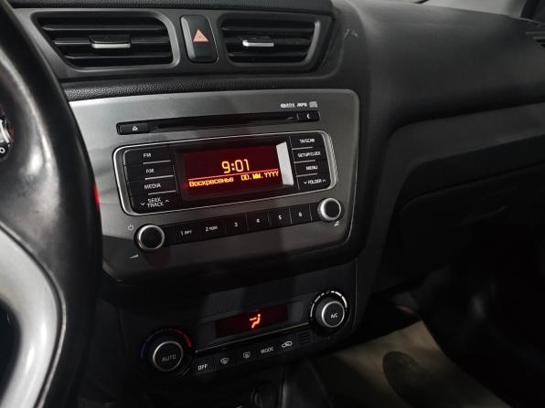 Kia Rio III Рестайлинг с пробегом 2016 года, цена 975 000 рублей, 133000 км, седан, Автокод Объявления
