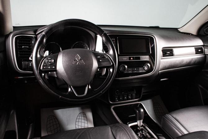 Mitsubishi Outlander III Рестайлинг 3 с пробегом 2019 года, цена 2 429 000 рублей, 195900 км, внедорожник, Автокод Объявления