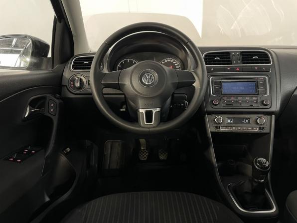 Volkswagen Polo V с пробегом 2013 года, цена 1 050 000 рублей, 31049 км, седан, Автокод Объявления