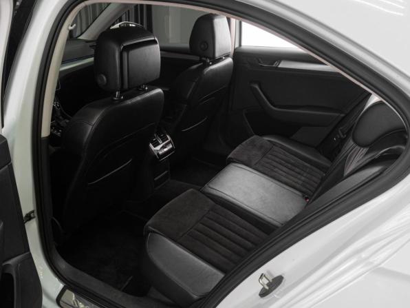 Skoda Superb III с пробегом 2015 года, цена 1 599 000 рублей, 177587 км, лифтбек, Автокод Объявления