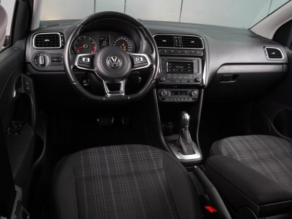 Volkswagen Polo V Рестайлинг с пробегом 2016 года, цена 1 359 000 рублей, 144694 км, седан, Автокод Объявления