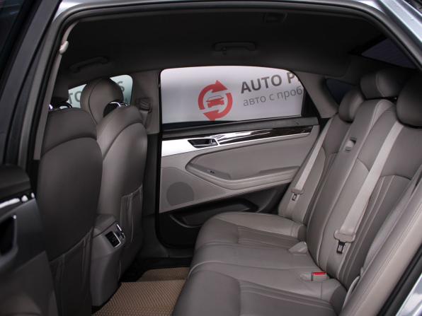 Hyundai Genesis II с пробегом 2015 года, цена 1 599 000 рублей, 164910 км, седан, Автокод Объявления